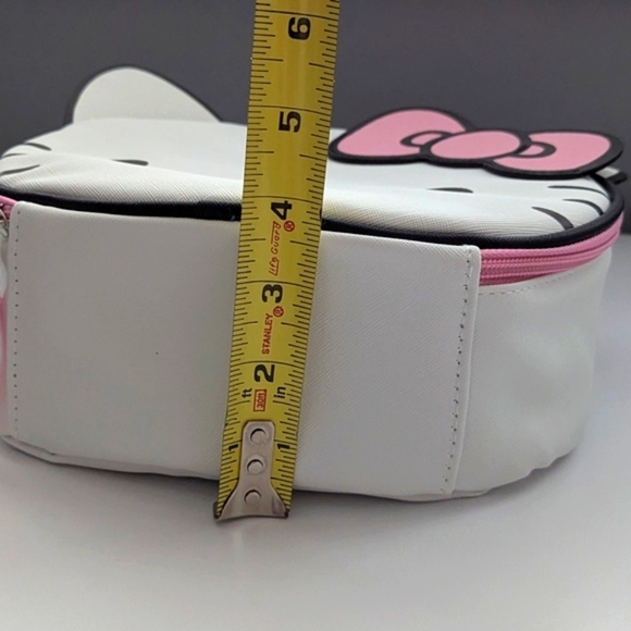 NWT Hello Kitty Face/Round Shaped Insulated Lunch/Snack Box/Bag/Pail/Tote - Picture 14 of 16